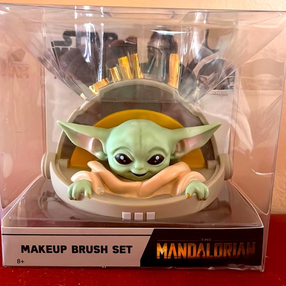 Loungefly Makeup Loungefly Star Wars The Mandalorian Grogu Makeup Brush Holder Poshmark